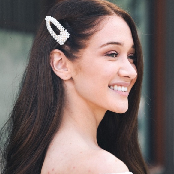 Accessories - 1 Pearl hair clip snap oversize trendy